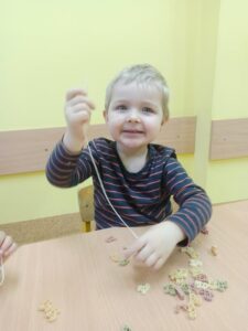 Ćwiczenia wspomagające rozwój motoryki małej