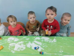 Zabawy sensoryczne ze śniegiem – grupa II