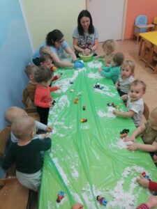 Zabawy sensoryczne ze śniegiem – grupa II