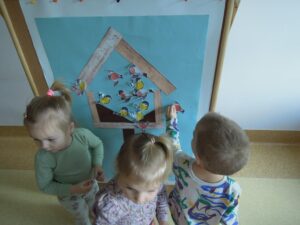 Karmnik dla ptaszków - praca plastyczna